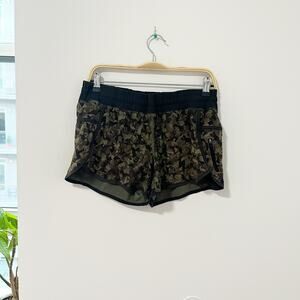 Lululemon Green & Black Camo Print Speed Shorts Size 8